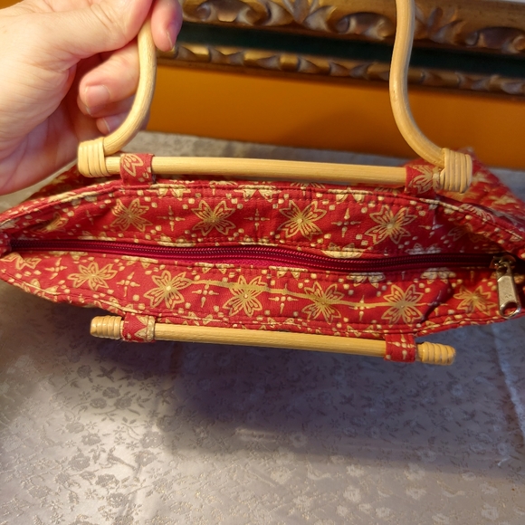 Quilted handbag with bamboo handles - Picture 4 of 7